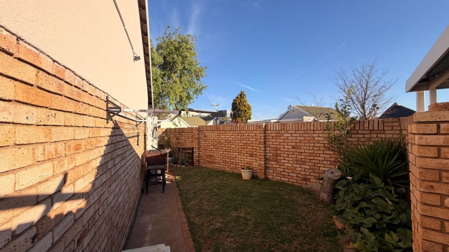 3 Bedroom Property for Sale in Roylglen Gardens Northern Cape